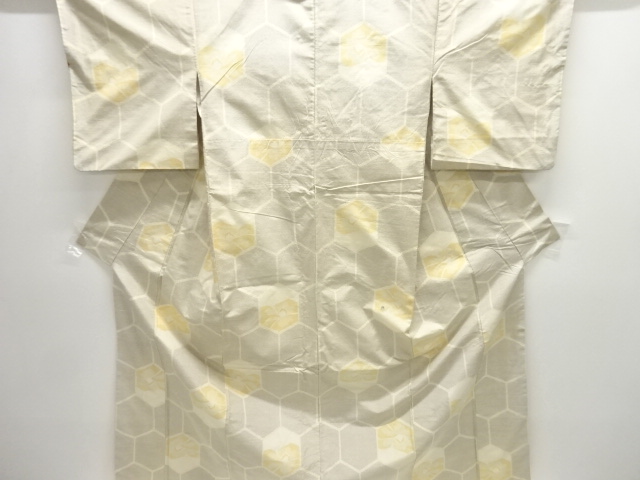 アンティーク　亀甲に花模様織出し十日町紬着物